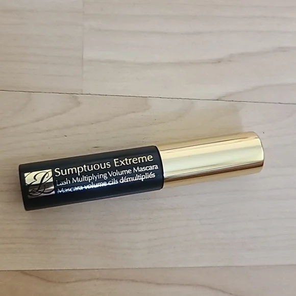 Estee Lauder Sumptuous Extreme Lash Multiplying Volume Mascara #01 Extreme Black