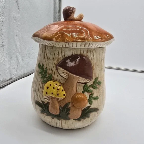 Vintage Handmade Ceramic Mushroom‎ Canister Cookie Jar With Lid 10