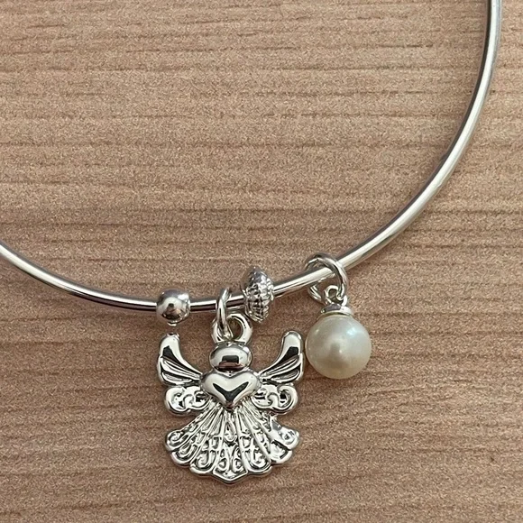Vantel Pearls Angel Charm Bangle Bracelet With White Peal