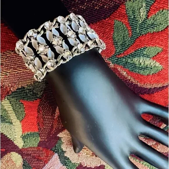 Vintage Silver Rhinestone Petal Link Bracelet