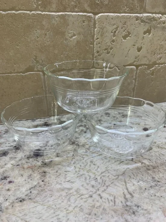 Pyrex custard cups - set of 3 (463)