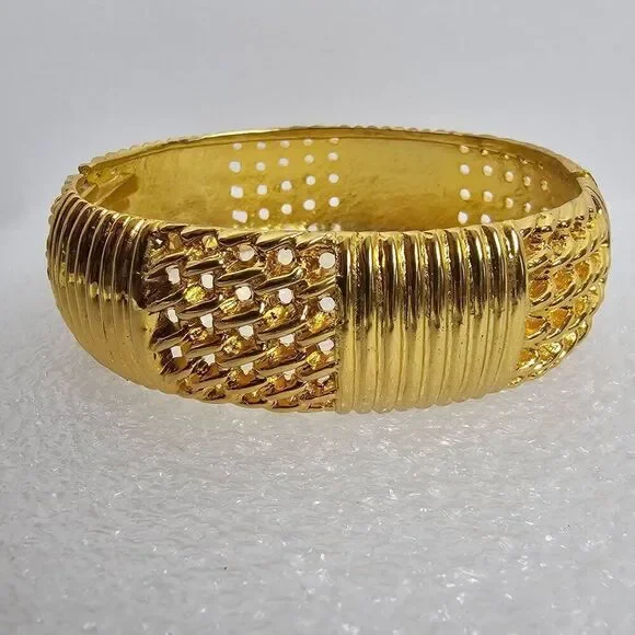 Vintage Gold Tone Hinged Clamper Bracelet Stripe Open Work Chunky‎ Statement
