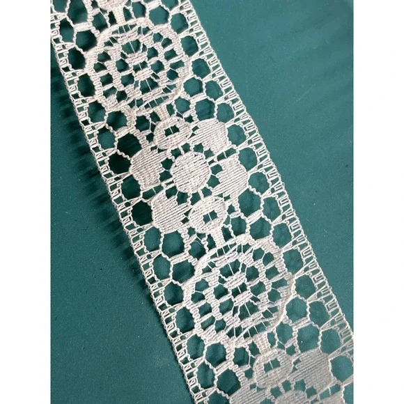 White Floral Lace Trim Ribbon 1.5 Inches Wide‎ For Sewing Crafts & Decoration