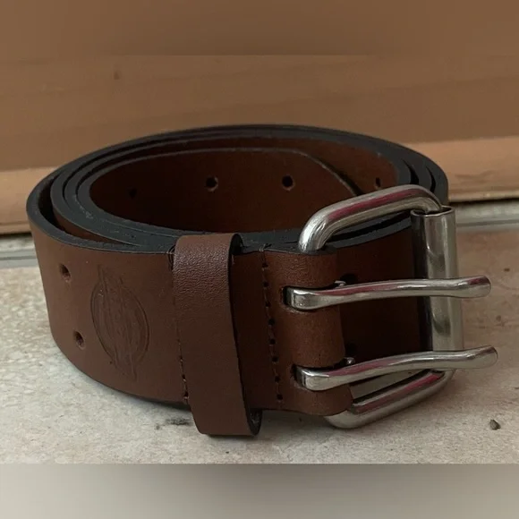 Dickies Brown Genuine Leather Men’s Belt Silver Buckle Detail; Size 38