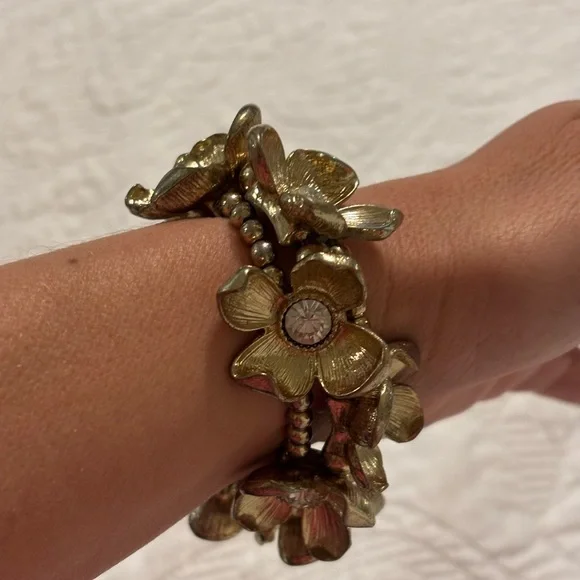 Vintage Natasha Gold Floral Stretch Bracelet with Crystal Centers