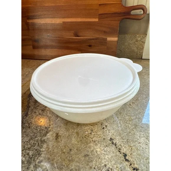 Tupperware Wonderlier Bowl 236 with Butterfly Lid 2518 Y‎ White