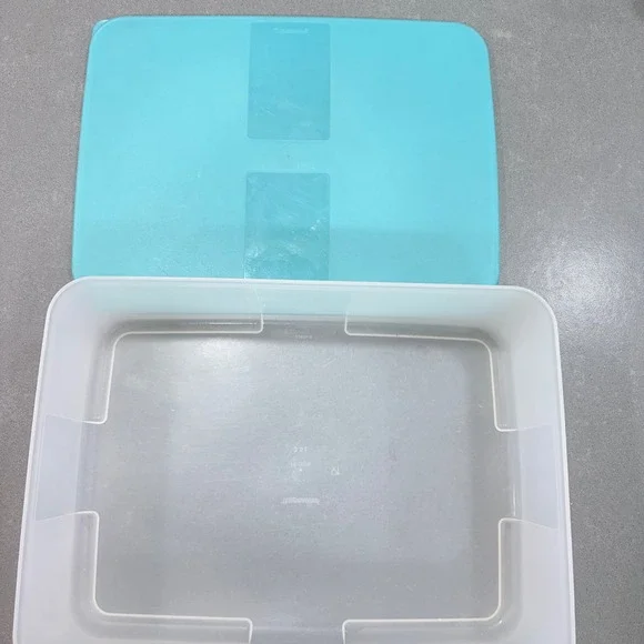 VNTG 11x7 Tupperware Storage Container Clear Frosted Base Turquoise  Lid
