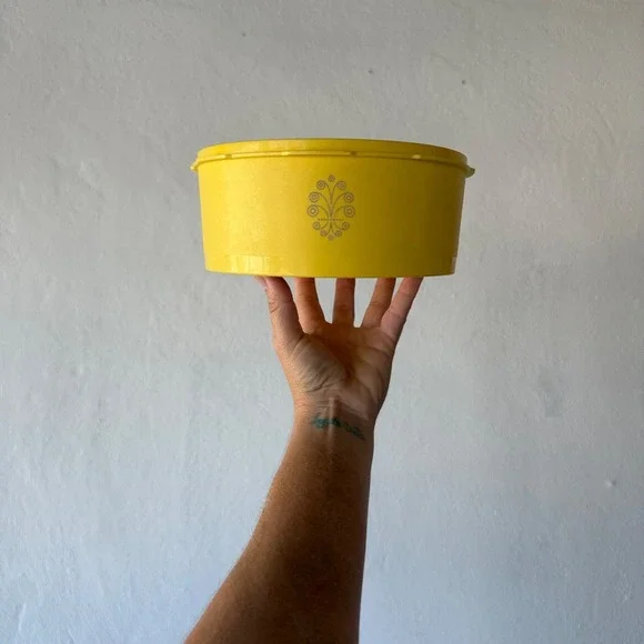 Vintage Tupperware Harvest Gold Stackable Canister Storage Container #1204-6