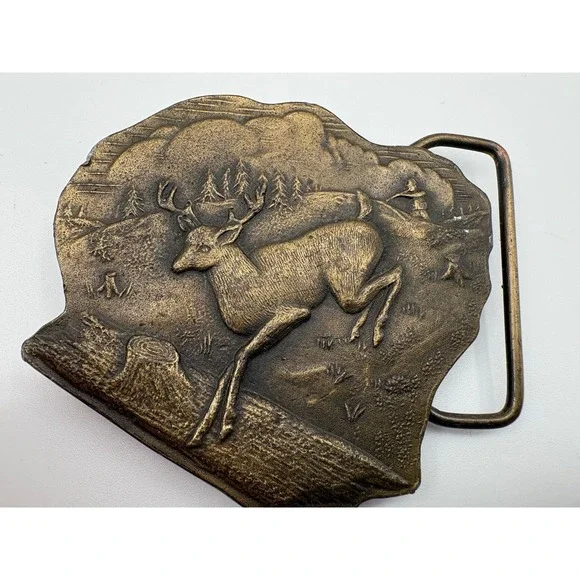 Vintage‎ 1976 Brass Deer Belt Buckle Hunting Scene Wilderness