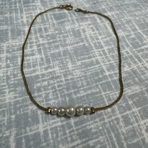 Vintage 80s Gold Tone Chain Faux Pearl Bracelet 9”