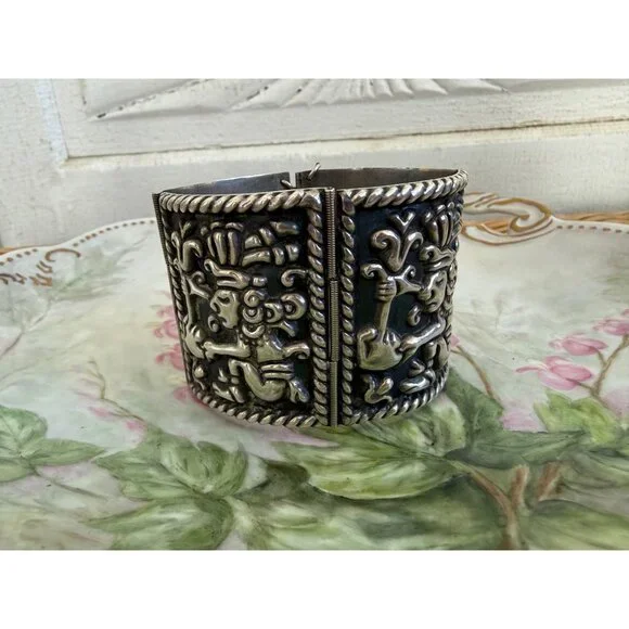 Vintage 60's Mexico 925 Sterling Wide Link Bracelet Aztec Warrior Repousse 68.6g