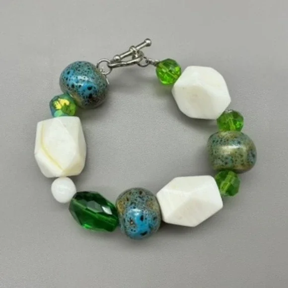 Beaded Bracelet Womens Green White Blue Ceramic Glass Toggle Clasp 8.5 Inch