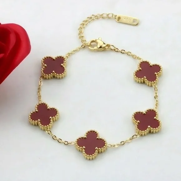 Red clover bracelet