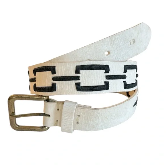Stick & Ball Corrento Size Large off white leather polo belt. Brass buckle.‎