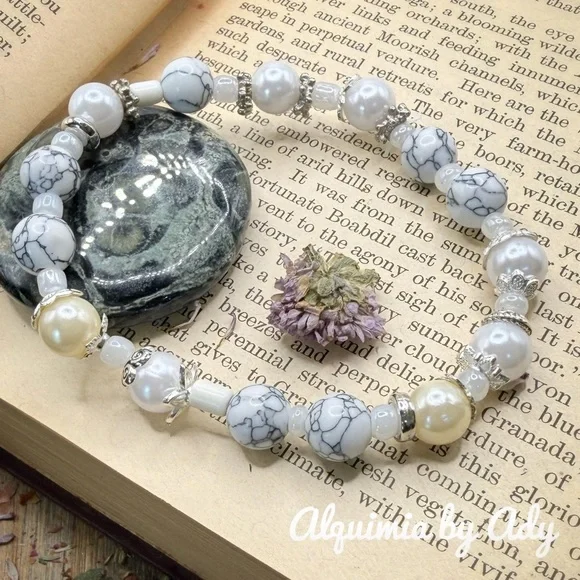 Grandma approved Marble white howlite and Pearl Bracelet