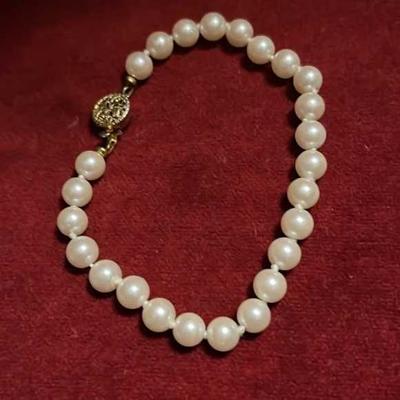 Faux Pearls Bracelet
