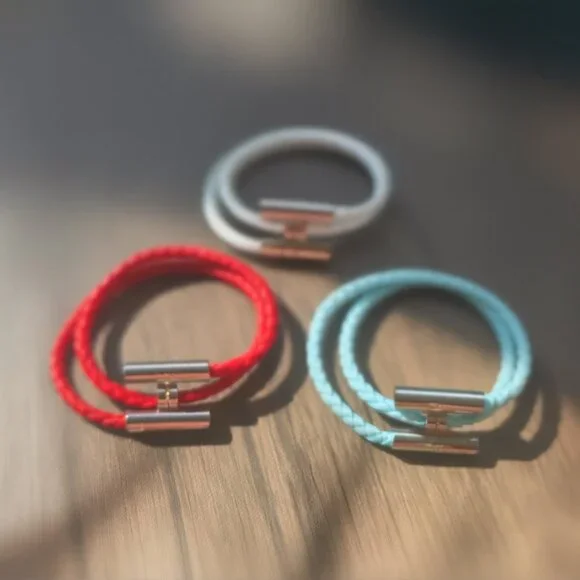 Leather Wrap Bracelet (ONE) White/Silver