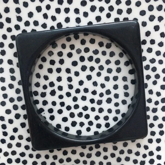 Vintage Mod Mid Century Black Square Enamel acrylic bracelet Excellent Condition