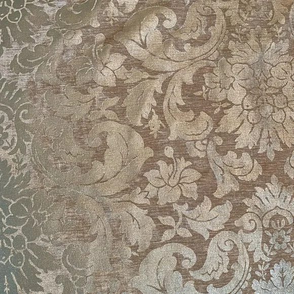 Elegant Floral Patterned fabric - Cream and Gold