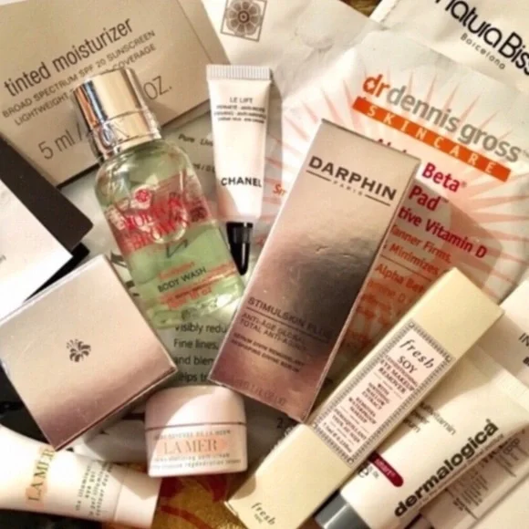 BEST GIVEAWAYS ON POSHMARK!