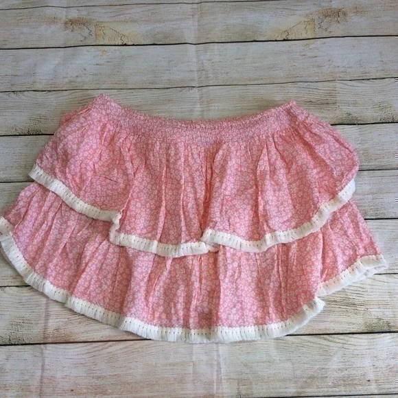 NWT Cool Change pink ruffle peasant mini skirt. Large 100% rayon