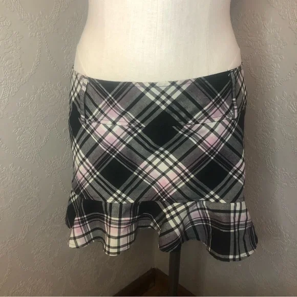 Tracy Evans Plaid Mini Skirt Y2K 90’s style 11