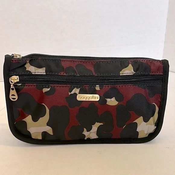 Baggallini large Fiji wedge case with Gold Zipper