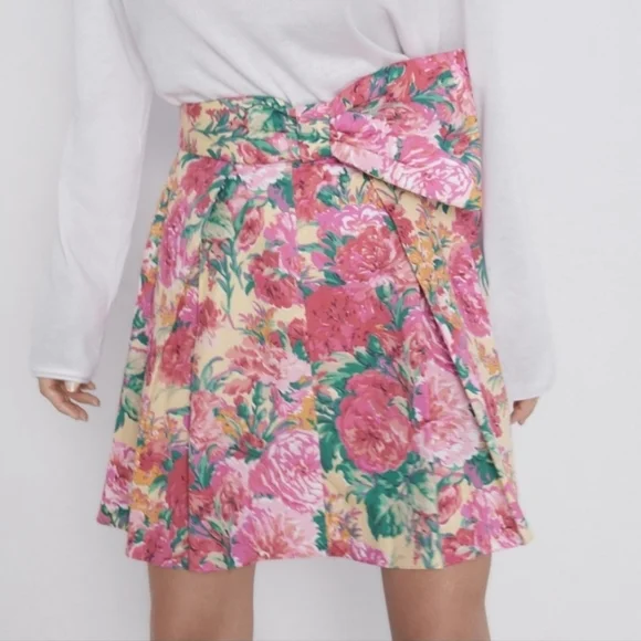 ZARA Floral Belted Bow Front Skirt Size S NEW