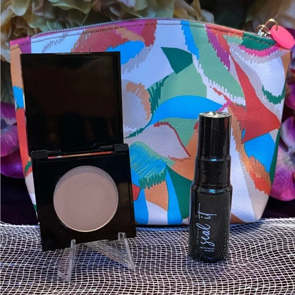 SHADES BY SHAN BRONZER POWDER in LATTE & ACE BEAUTE SEAL IT MakeUp Setting Spray