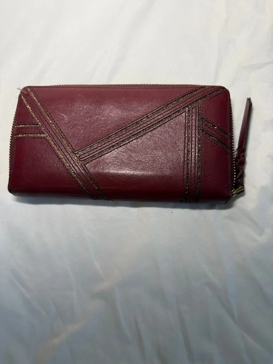 Fossil Large Leather Caroline Burgundy Zip-Around Wallet
