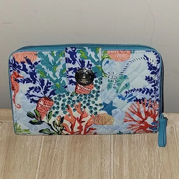 Vera Bradley RFID iconic turnkey Wallet in Shore Thing