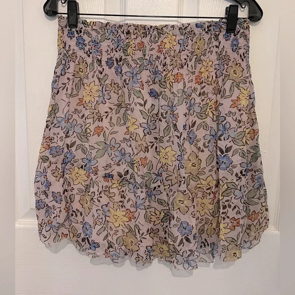 ANTHROPOLOGIE Velvet By Graham & Spencer Women’s Floral Smocked Waist Mini Skirt