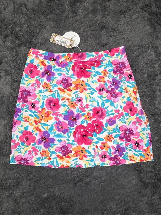 BooHoo- Floral Mini Skirt. Size 12. NWT