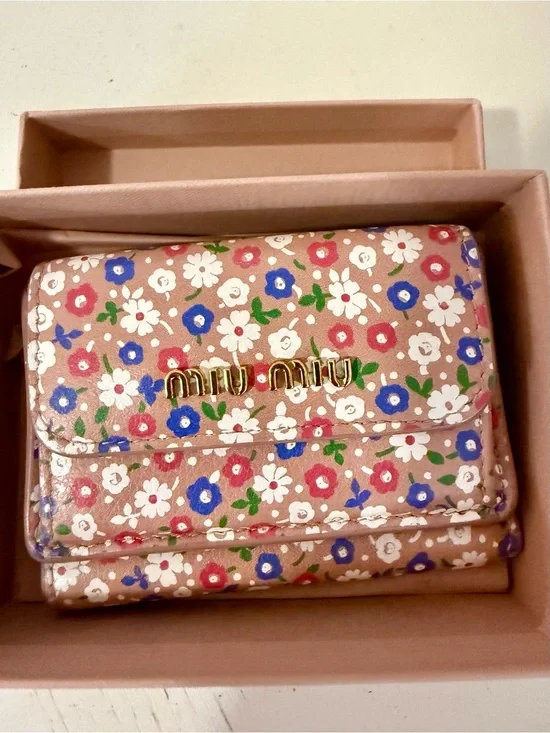Miu Miu Portamonete authentic tri fold wallet in original Box