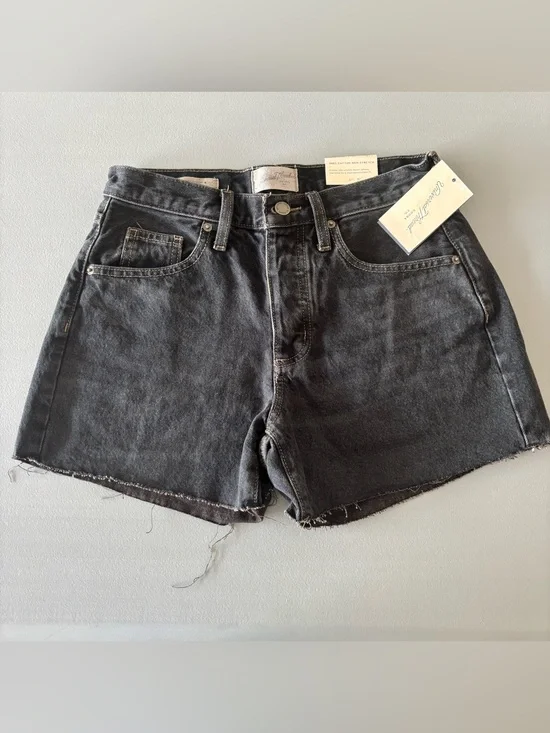 Universal Thread Baggy jean shorts women in black raw wash Size 0