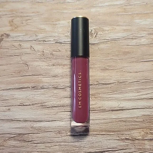 Em Cosmetics Infinite Lip Cloud in Hush Berry