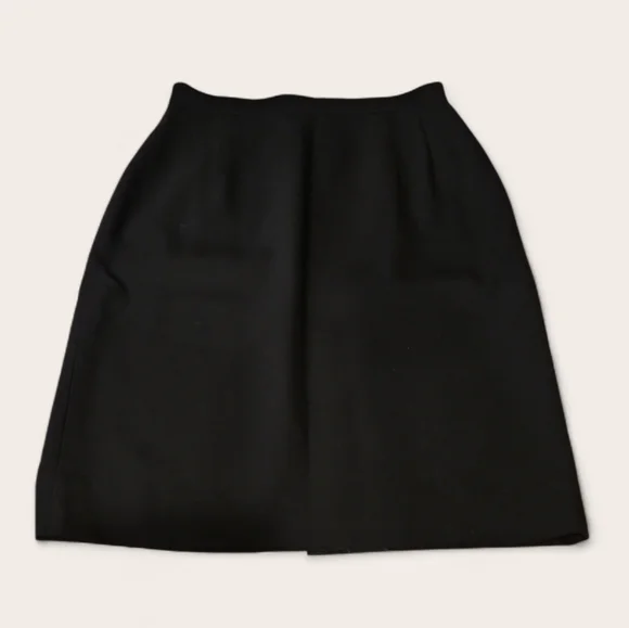 Georgio Armani Le Collezioni Black Lined Skirt, Size 6