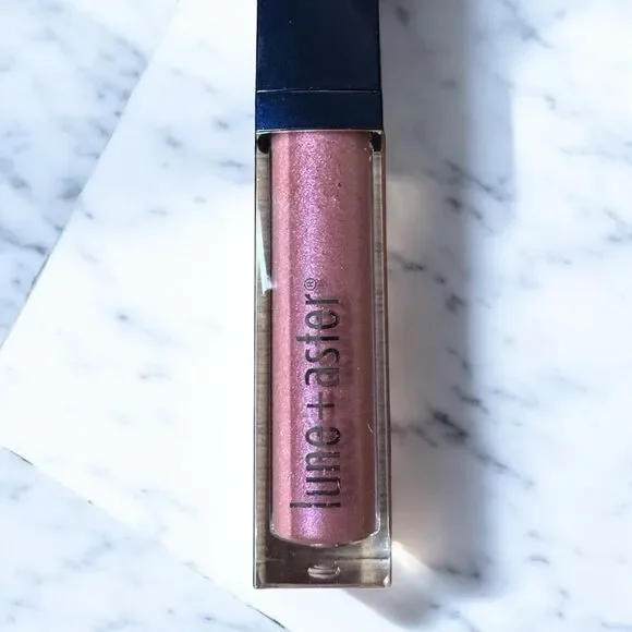 Lune + Aster Shimmering Pink Lip Gloss in Vlogger