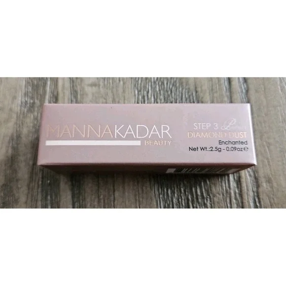 MANNA KADAR COSMETICS Diamond Dust Roll-On Pigmented Shadow in Enchanted 0.09 oz