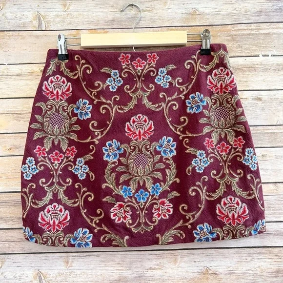 Umgee Skirt Women’s Size Medium Burgundy Linen Floral Embroidered Mini