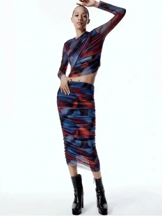 Zara Printed Tulle 90’s High Rise Midi Skirt Size Medium Ruching Red Blue Mesh