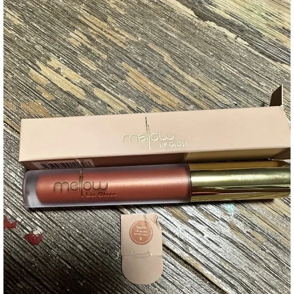 MELLOW COSMETICS Lip Gloss in Tahiti new in box