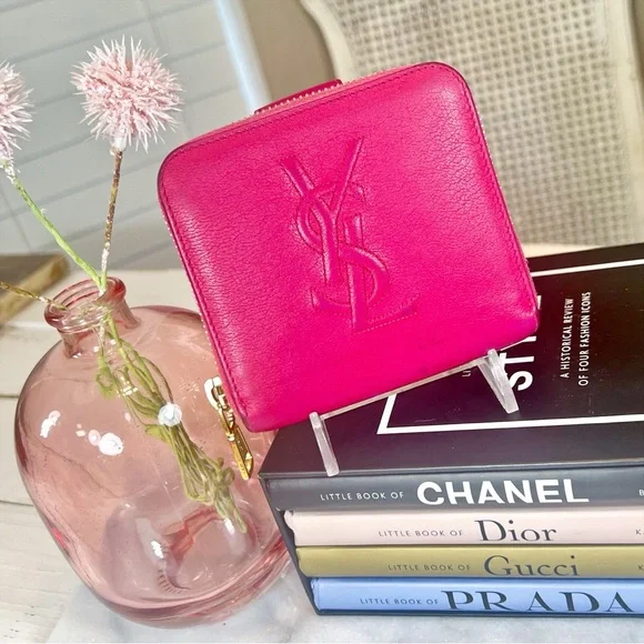 Yves Saint Laurent Portefeuille Compact Zip Around Wallet