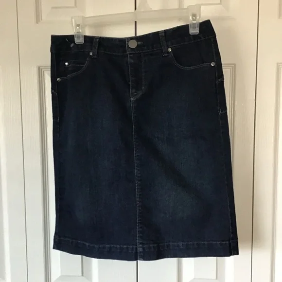 Style & Co 5 Pocket Denim Skirt with Back Rhinestone Pockets Size 4