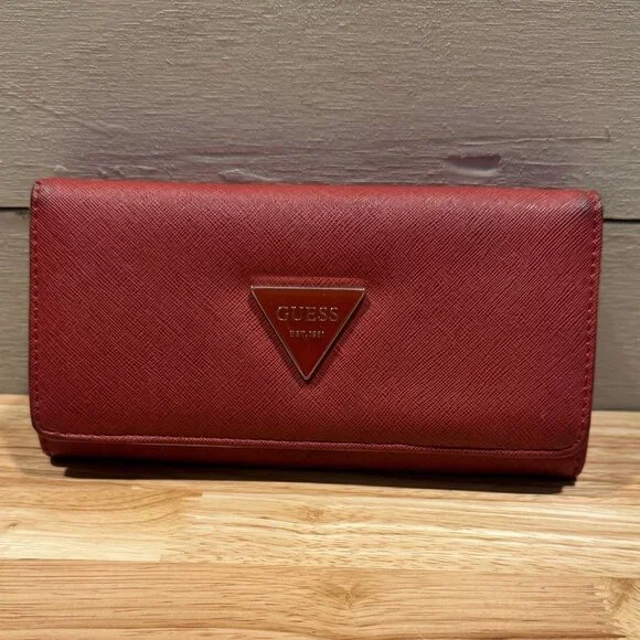GUESS Women's Wallet Maroon/Red Zip Pocket, Outer Pocket, 14 Card Holders
