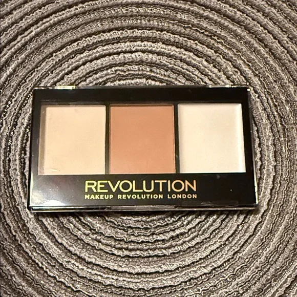 10/$25 Revolution contour Palette -