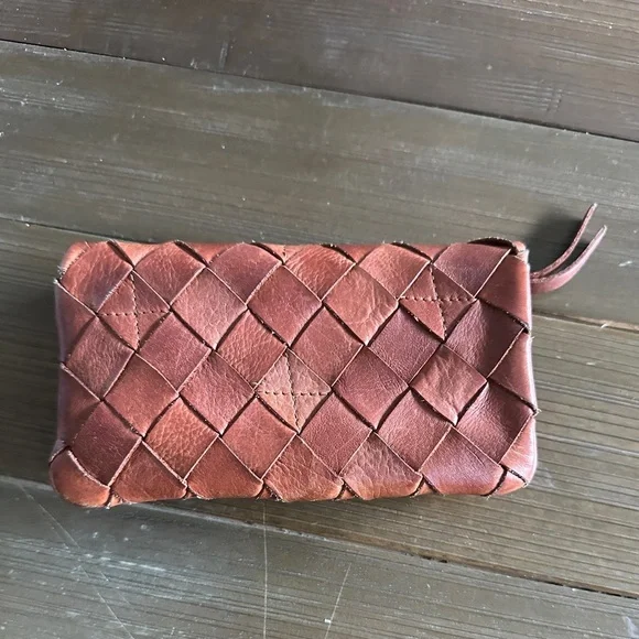 Anthropologie Vilenca Holland mahogany brown leather wallet