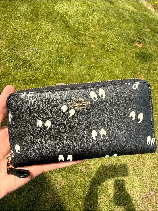 Rare Disney X Coach Snow White And The Seven Dwarfs Eye Print Zip Long Wallet