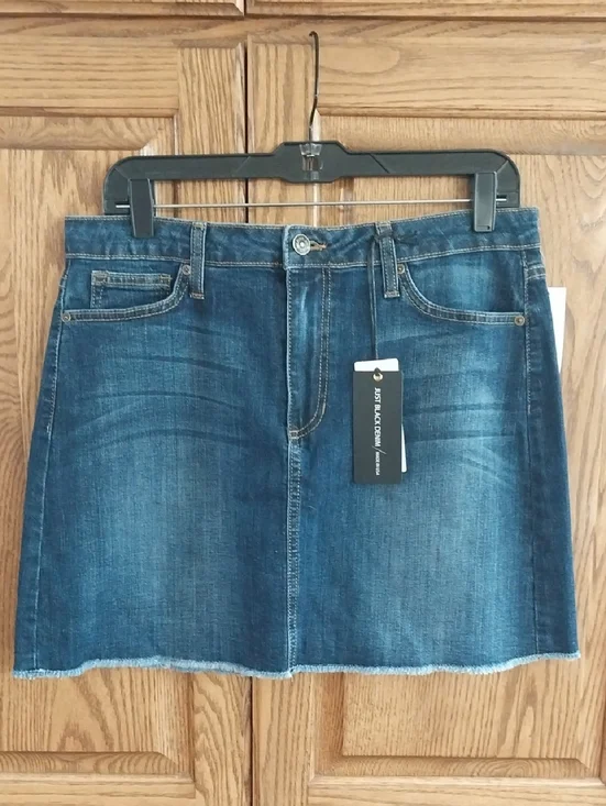 Just Black Stitch Fix NWT Tatiana Denim Skirt Size Large Indigo Blue Frayed Hem