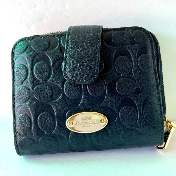 Coach NWOT Navy Blue Signature Embossed Pebble Leather Wallet